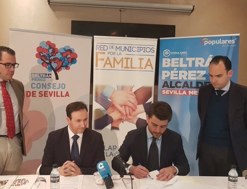 FIRMA DEL MANIFIESTO A FAVOR DE LA FAMILIA COMO CENTRO DE LA POLÍTICA, Sevilla.